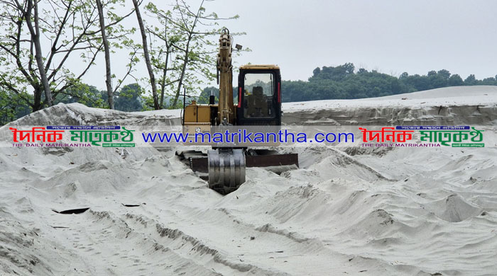 বালিয়াকান্দিতে গড়াই নদীর ড্রেজিংকৃত বালু নিয়ে ফেসবুকে অপপ্রচারের বিরুদ্ধে মুখ খুললেন ইউএনও 